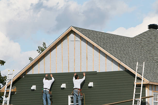 Professional Siding technician working in Cranberry Township, PA
